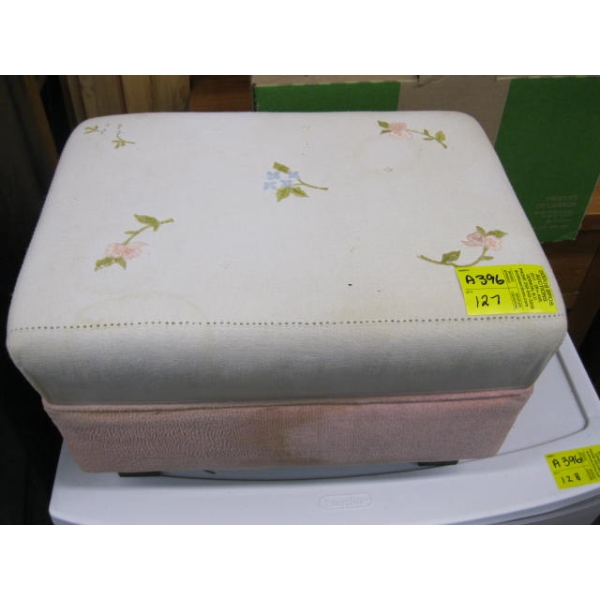 PLASTIC 3 DRAWER STORAGE CABINET
