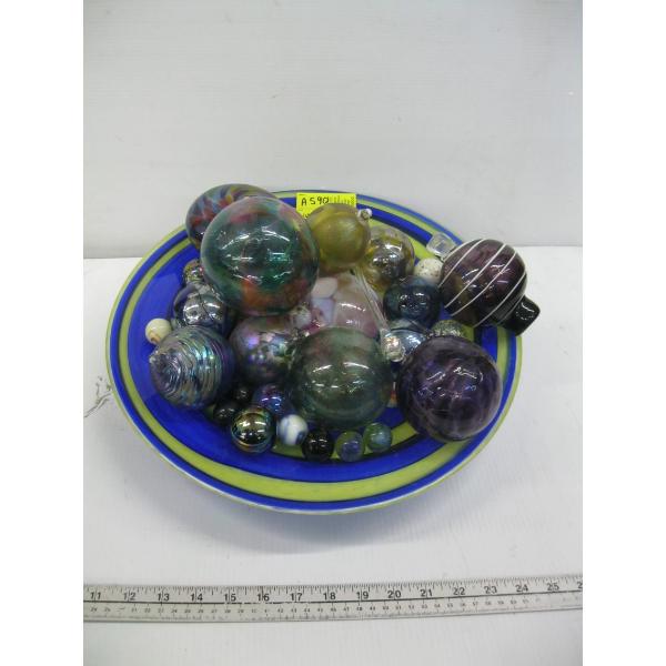 LG. ART GLASS BOWL W/ASST. GLASS FLOATS