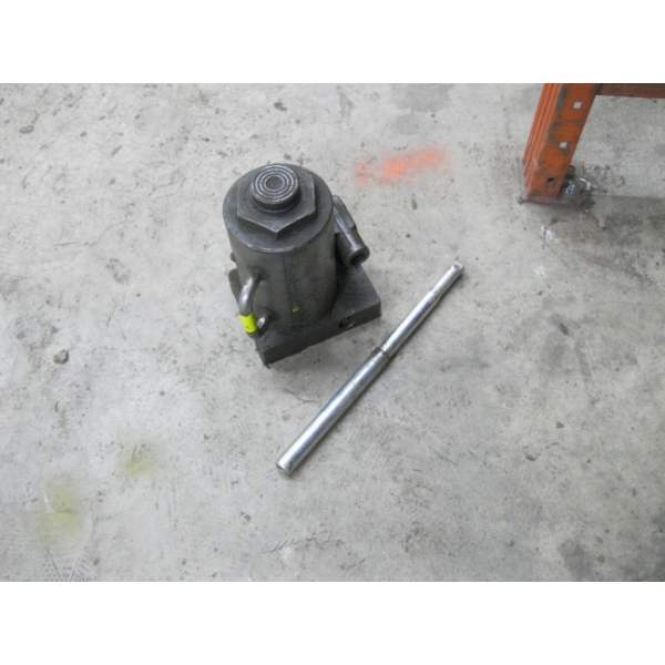 HEAVY DUTY LG. HYDRAULIC JACK