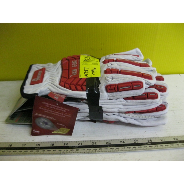 3 PAIR OF SZ XXL GLOVES