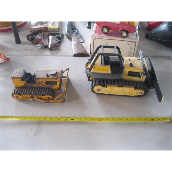 2 TONKA DOZERS