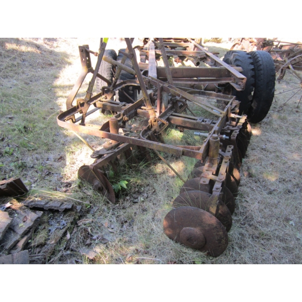 YARD ART DISC