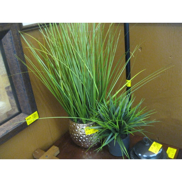 2 ARTIFICAL PLANTS