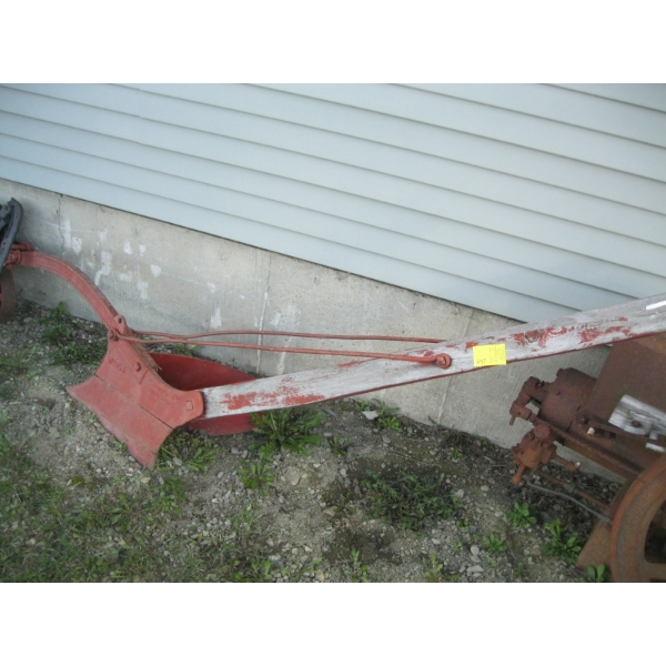 WALK BEHIND TOW BEHIND SINGLE PLOW