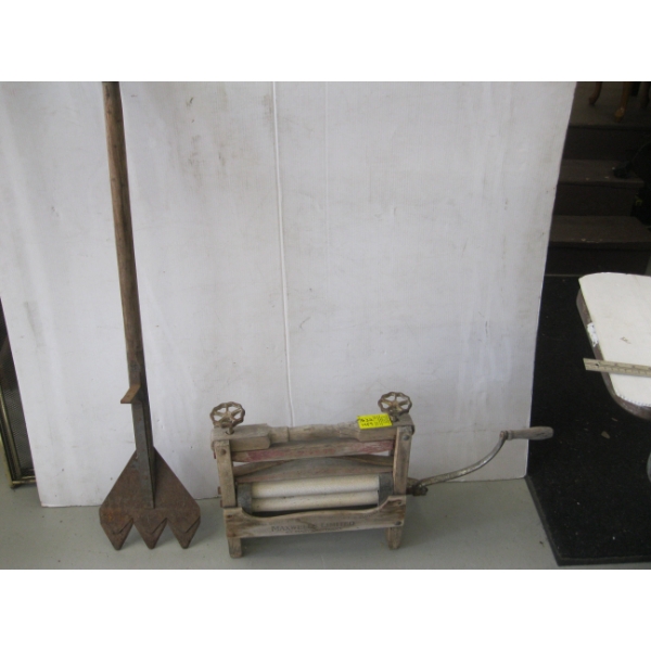 WOODEN MAXWELLS RINGER & HAY CUTTER