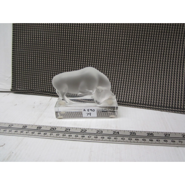 LALIQUE CRYSTAL BULL, SIGNED