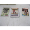 Image 2 : TIN OF HOCKEY CARDS & A SIDNEY CROSBY HOCKEY CARD SET