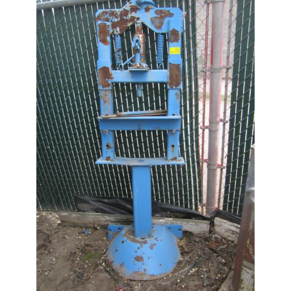 SHOP PRESS