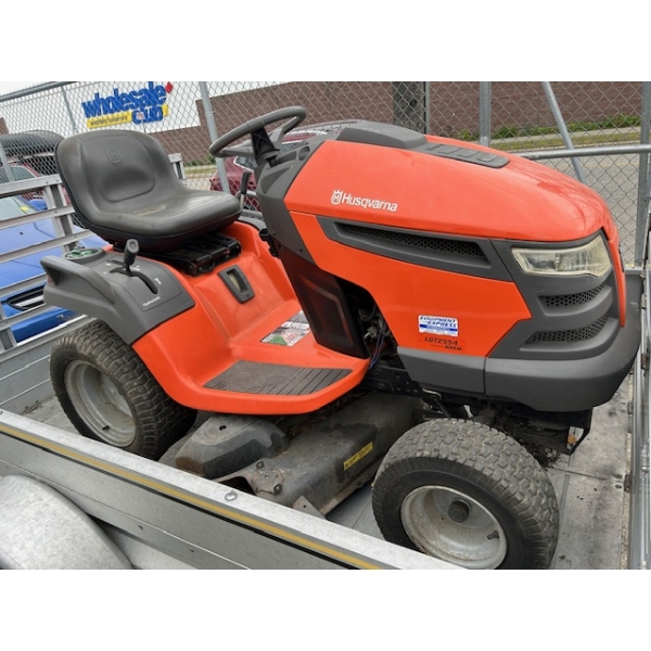 HUSQVARNA MODEL LGT2554 RIDE ON HYDROSTATIC MOWER