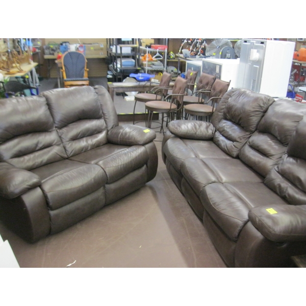 COUCH & MATCHING LOVESEAT RECLINER SET