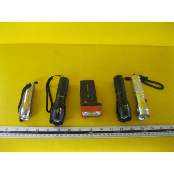 BAG OF FLASHLIGHTS