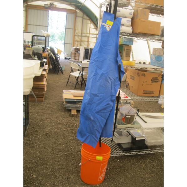 3 PLASTIC APRONS & HOME DEPOT BUCKET
