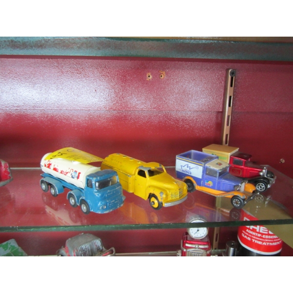 4 METAL CARS