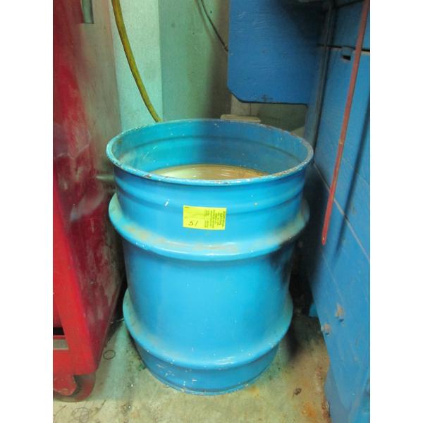 15 GALLON METAL CONTAINER W/FLOOR SWEEP