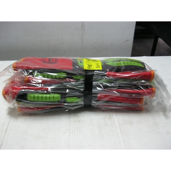 4 PAIR OF SZ 9 NEW GLOVES