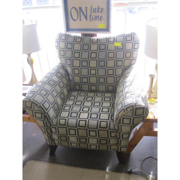LG. UPHOLSTERED CHAIR  