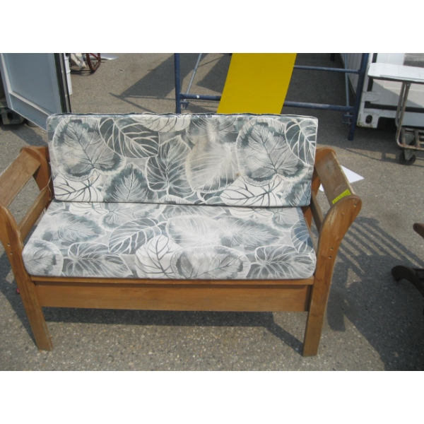 WOODEN GARDEN BENCH