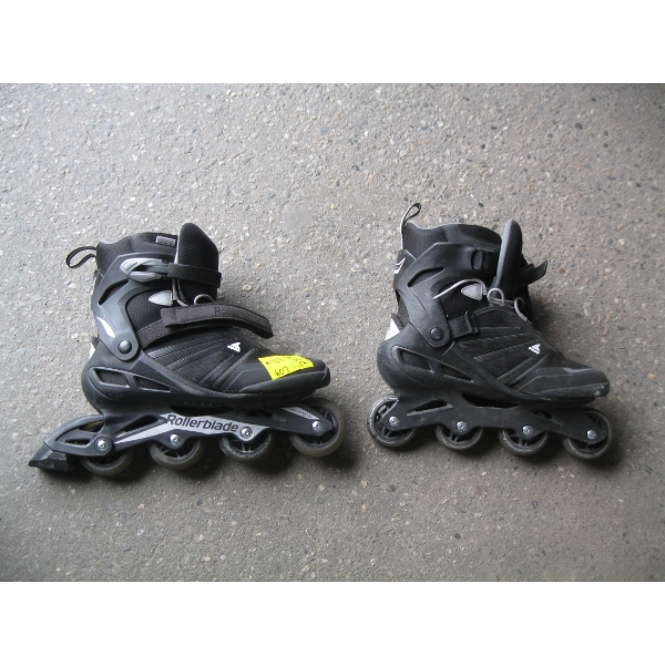 PAIR OF ROLLER BLADES - SZ 12