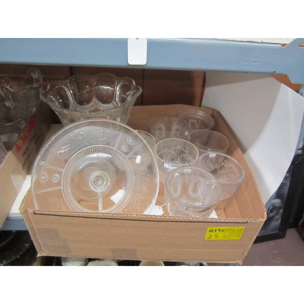 LG. LOT OF VINTAGE GLASSWARE