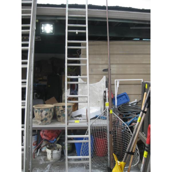 20' ALUMINUM EXTENSION LADDER