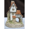 Image 5 : Hand Carved 'Squires Hall' By David Winter