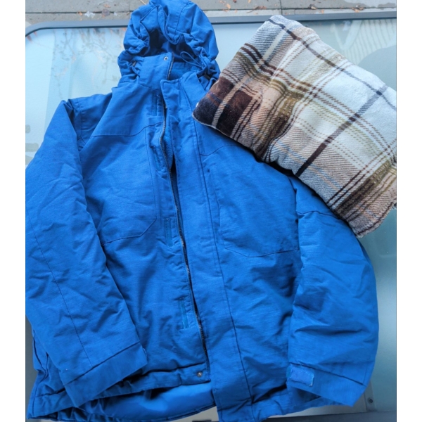 Cold Weather Cozies - Men's Winter Parka Size M w/ Snuggly Flannel Blanket 
