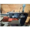 Image 2 : Delta 16 inch scroll saw heavy duty solid cast iron base in great working condition