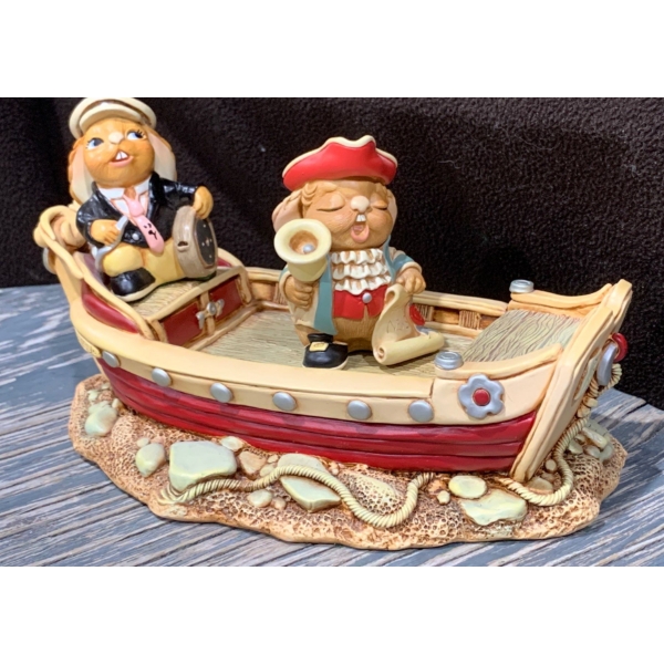 Pen Delfin Figures -  'Bellman' (4.5T), 'Parker' &  Boat Scene Base 'Betsy Barge' 11W, 6D 