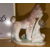 Image 3 : Lladro Dog Holding Child 2.5 W, 6 D, 5.5 T 