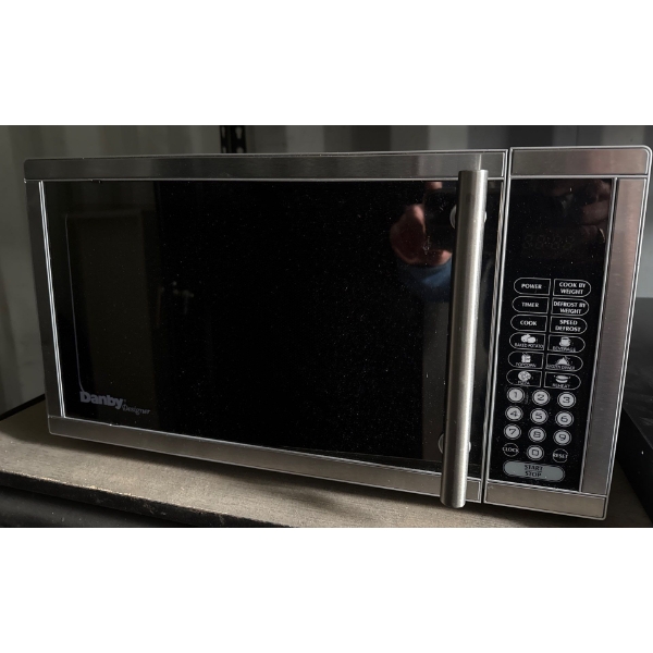 Danby Designer Stainless Steel Countertop Microauve 