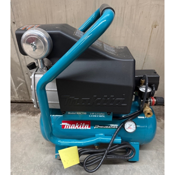 Makita MAC700 2.0 HP Big Bore Air Compressor-  High Output/Low Noise Performance