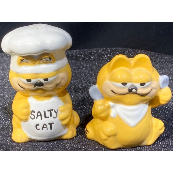 Garfield Salt & Pepper Shaker 
