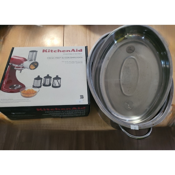 Kitchen Aid Fresh Prep Slicer/ Shredder Attachment and Roasting Pan 17 W 