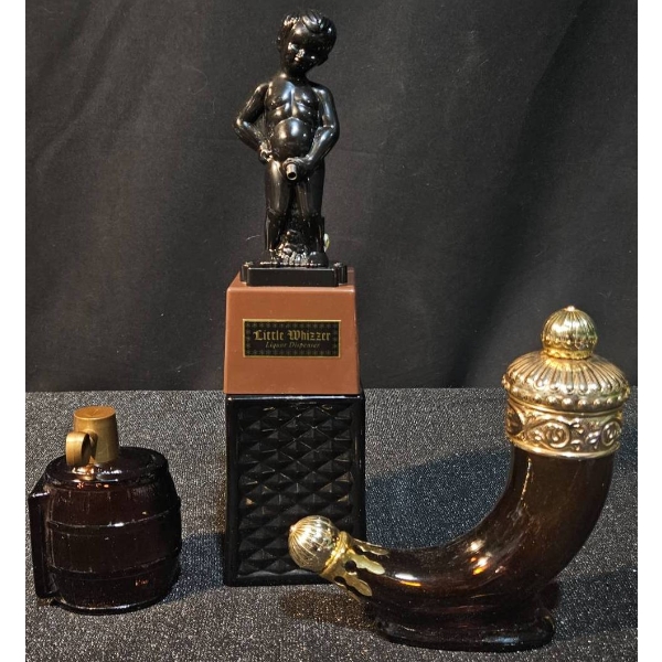 Avon Aftershave Alcohol Dispenser Set With Figurine and Horn-Themed Bottles