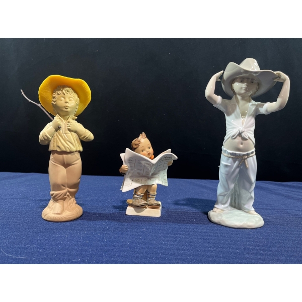 Set of Porcelain Figurines, 10H-5H