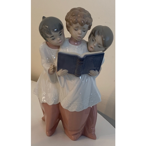  LLADRO  Porcelain Choir Boys - 8T 