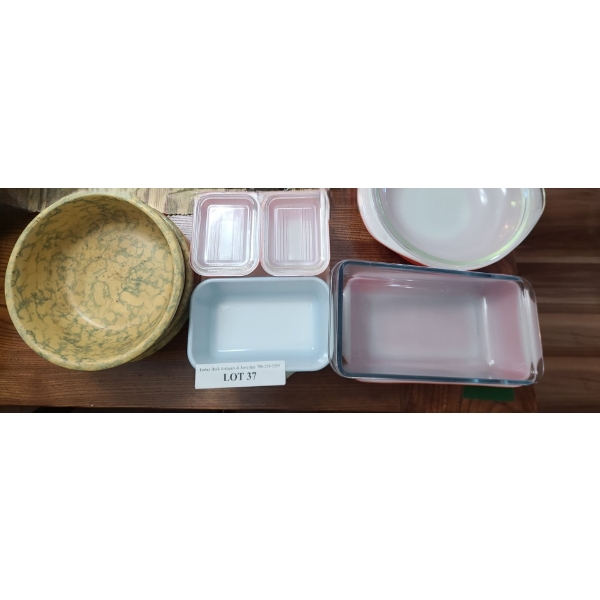 Vintage Asst Pyrex Covered Serving Dishes & Pans.  Weler 3 Bowl Set.