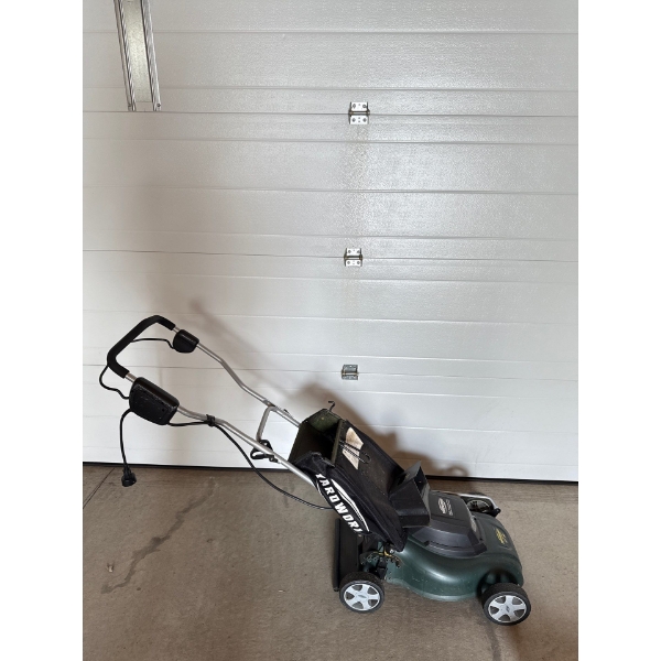 Yardworks Electric Compact Lawn Mower 
