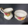 Image 4 : Lot: Green Glassware and Royal Albert 'Old Country Roses' Bone China