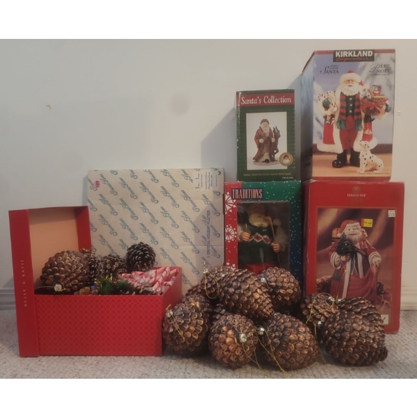 Santa's Collection Kirkland And Traditions Holiday Decor w/ Acorns Galore