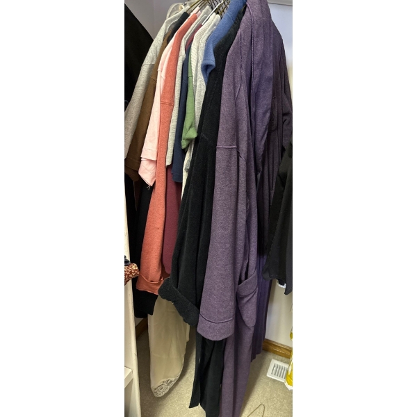 Ladies Robes & Sleepwear Size L