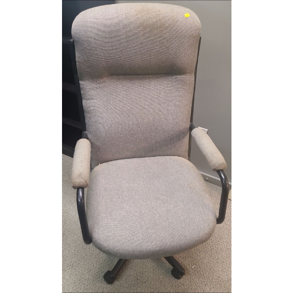 Adjustable Desk Chair on Casters (46"T, 20"W, 20"D)