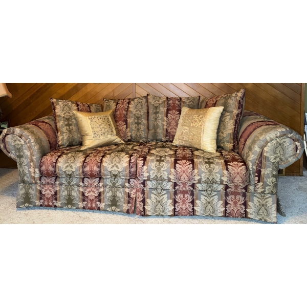 Patterned Sofa w/ Decorative Throw Cushions 90x36x30