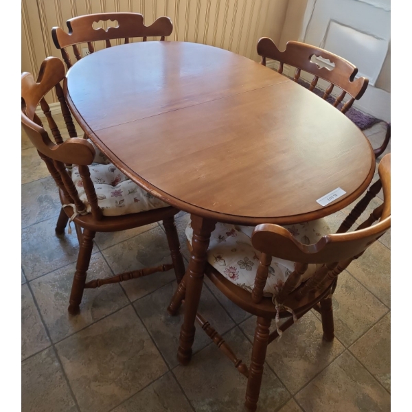 Wood Oval Kitchen Table 47 w  34 d 29 1/2 h & Chairs 18 w 32 h, additional leaf also included