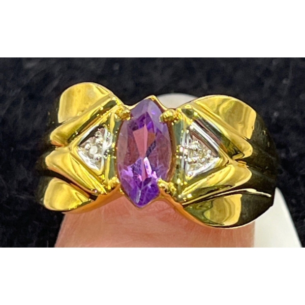 10K Gold, Amethyst and Diamond Ring (total weight 3.3g)