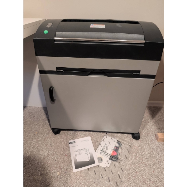 Royal 1610X Paper Shredder with 10-Sheet and 12-Sheet Features