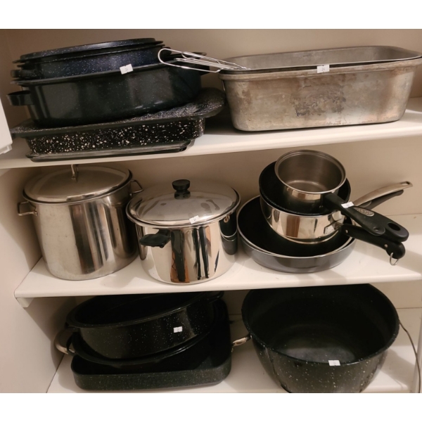 Assorted Roasting Dishes, Broiler Pan, Stockpot, Cookware 