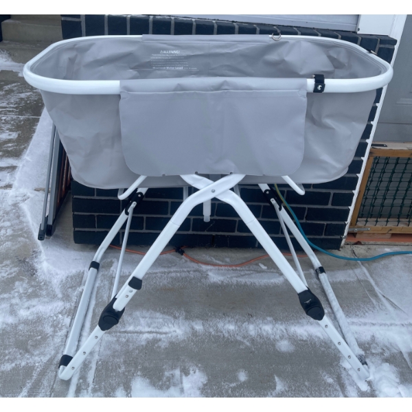 Doggie Splish Splash Taking A Bath! Dog Wash Basin On Stand W/Hose