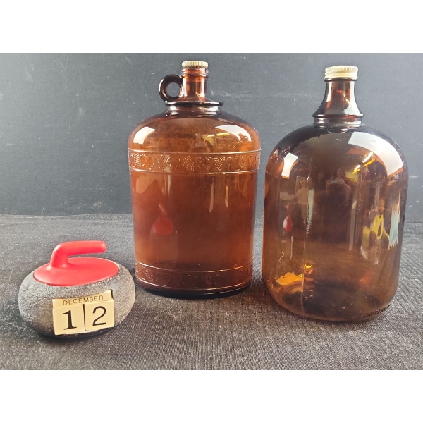160 FL.OZ Big Amber Jugs and Curling Novelty Calendar