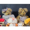 Image 3 : Sweet Dreams Cuties! Plushies and Brand New Silk Pillow Cases, Queen Sized
